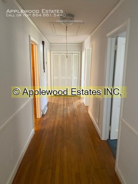 Foto del edificio - 206 Hillside Dr