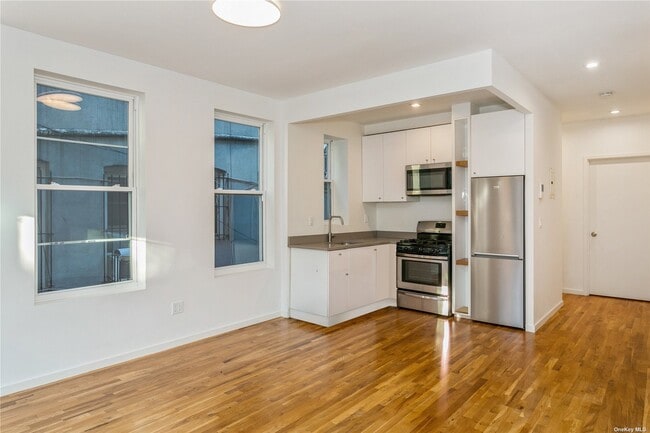 Foto del edificio - 31-35-35 89th St