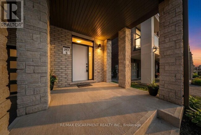 Building Photo - 1299 Anthonia Trail