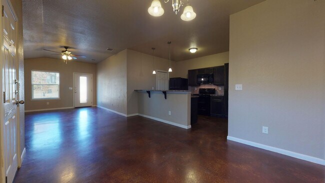 Foto del edificio - Amazing Duplex in Harker Heights with stained concrete flooring!