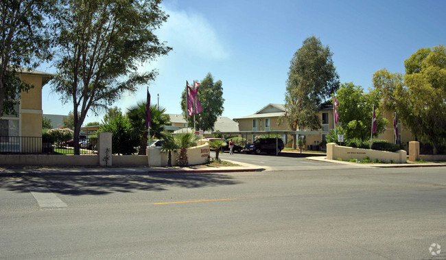 Building Photo - Bayfield Apartments