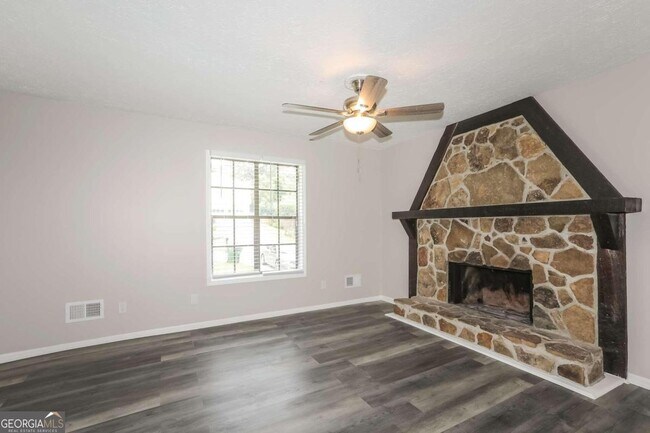 Building Photo - 4048 Valley Brook Rd