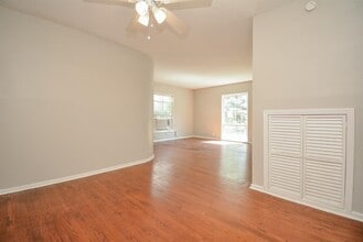 Building Photo - 2718 Wroxton Rd