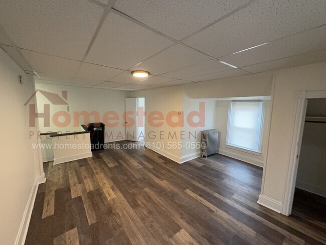 Foto del edificio - 528 MacDade Blvd