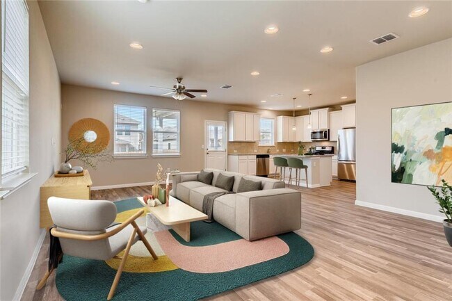 Foto del edificio - 10304 Forest Grove Dr
