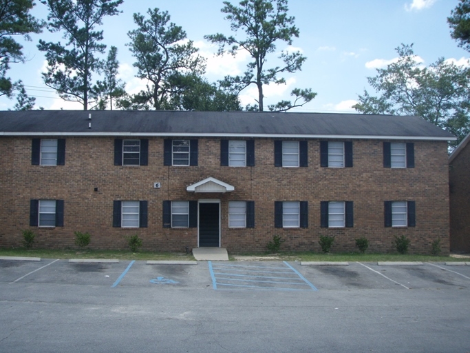 Primary Photo - Ames Manor-Building 6