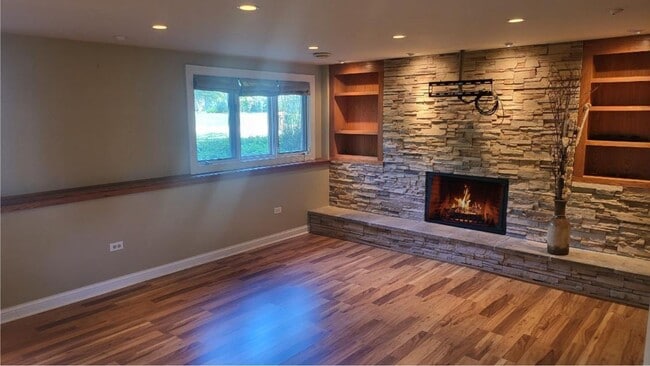 Foto del edificio - 28W661 Douglas Rd