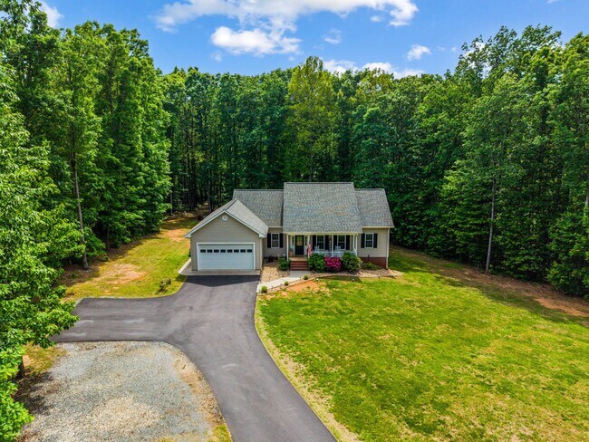 Foto del edificio - 883 Little Bear Ln