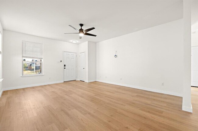 Building Photo - 600 Coffee Berry Dr