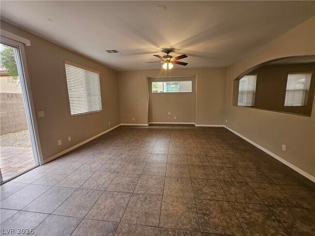 Foto del edificio - 520 Foster Springs Rd