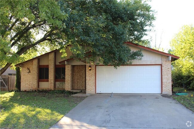 Building Photo - 1702 Goodson Ln