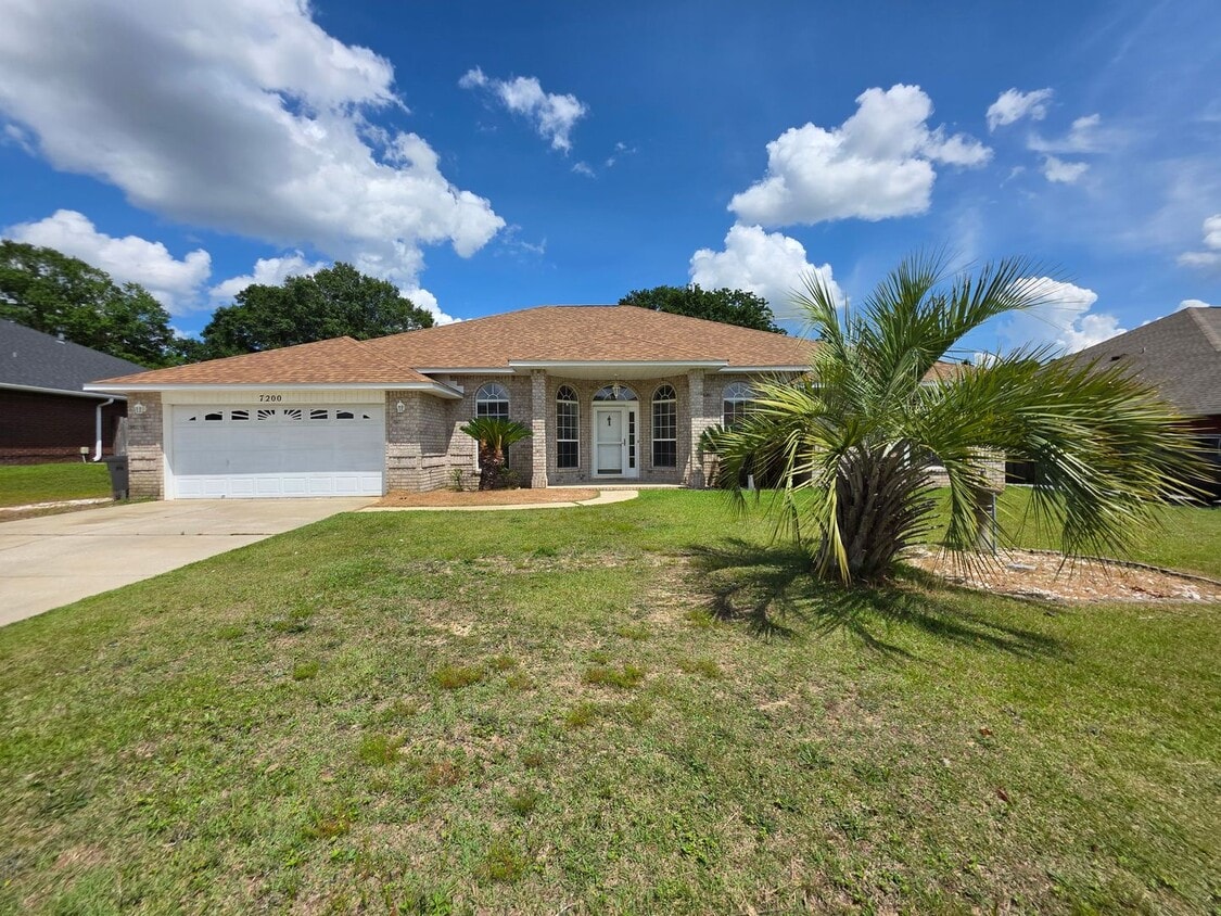 Foto principal - 4BR/3BA home with shed close to Navy Federal Credit Union