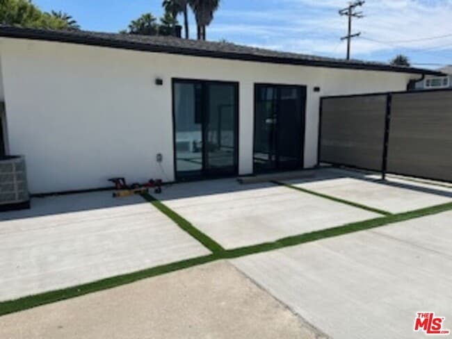 Foto del edificio - 9946 Farragut Dr