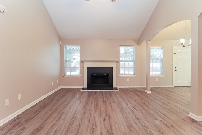 Foto del edificio - 540 Cherry Branch Ln