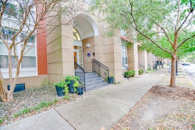 Foto del edificio - Downtown Norfolk Condo