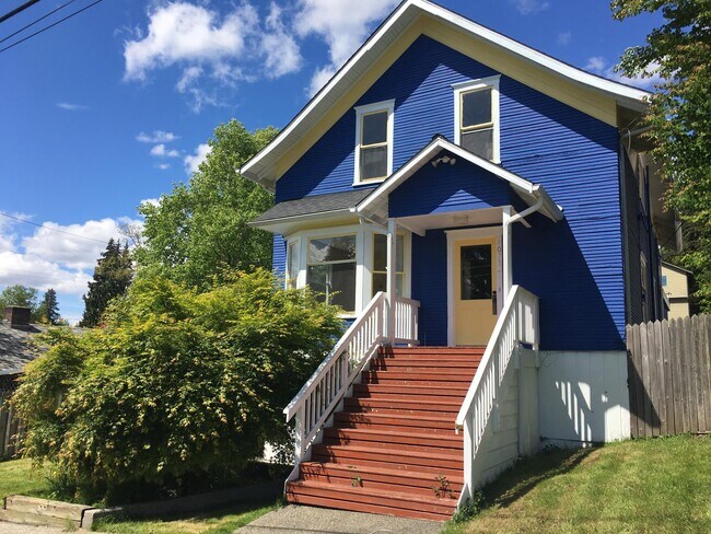 Building Photo - 10310 NE 187th St