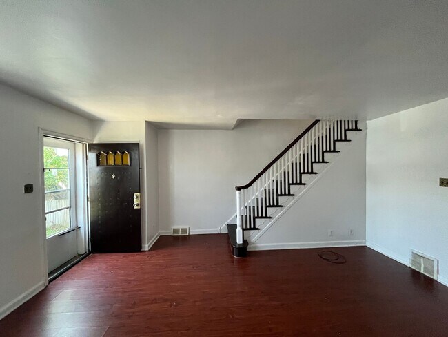 Foto del edificio - 2248 Disston St
