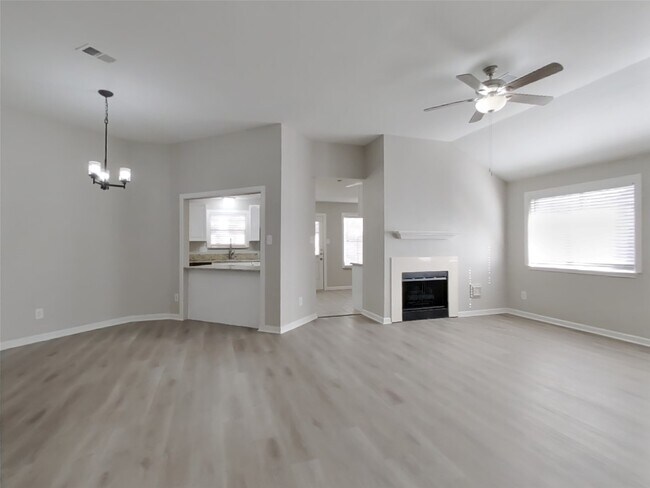 Foto del edificio - 21476 Palace Pines Dr