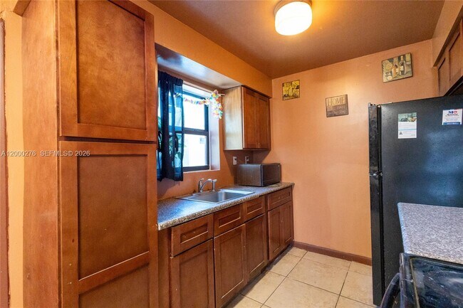 Foto del edificio - 3551 SW 1st St