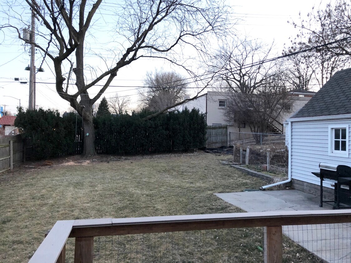 Foto principal - 1681 Burr St