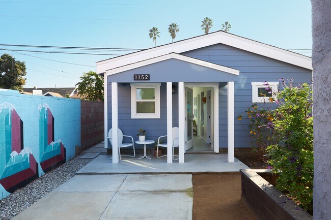 Building Photo - 1152 W 48th St