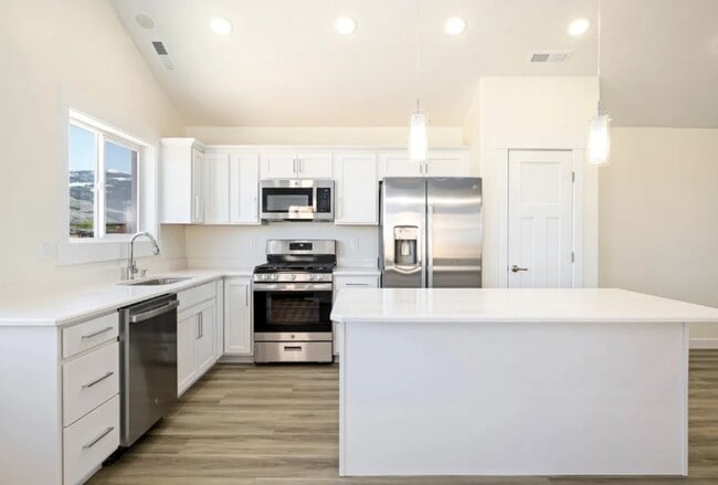 Building Photo - Brand New Construction - 3 bedroom- 2 bath...