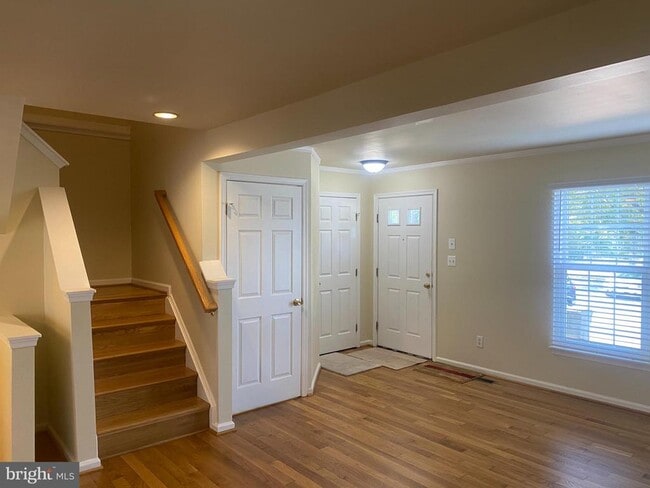 Foto del edificio - 7049 Rogue Forest Ln