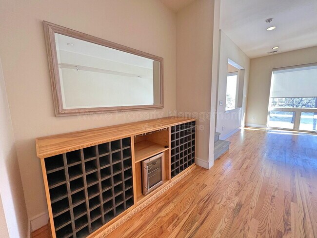 Foto del edificio - 2403 Bryant St