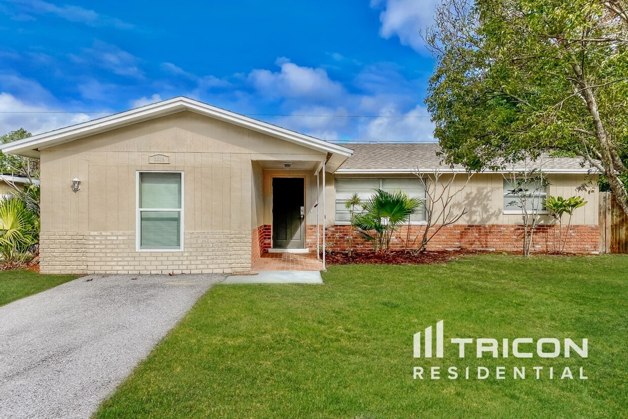 Primary Photo - 8589 Lantana Dr