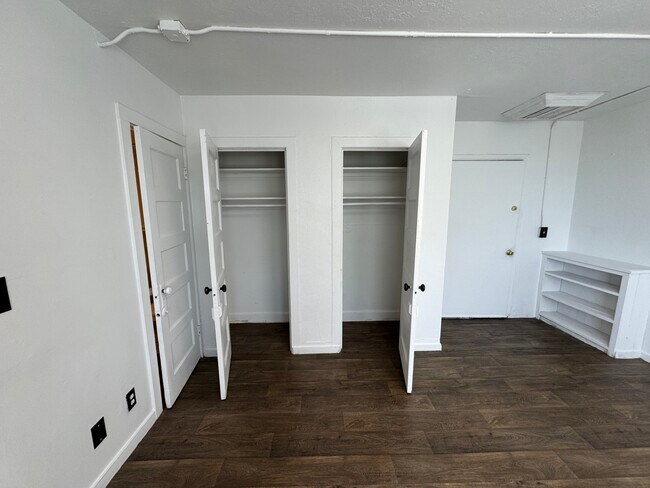 Building Photo - 260 W 1700 S