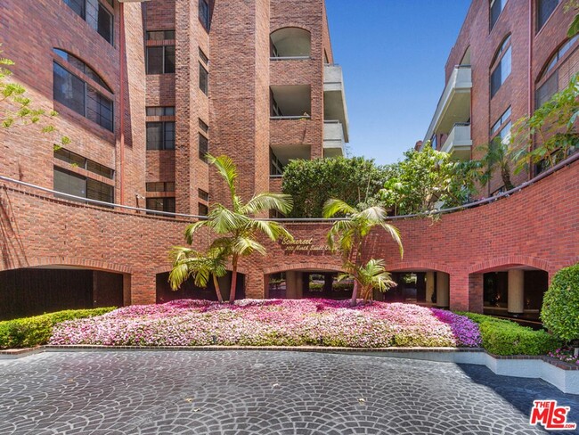 Building Photo - 200 N Swall Dr