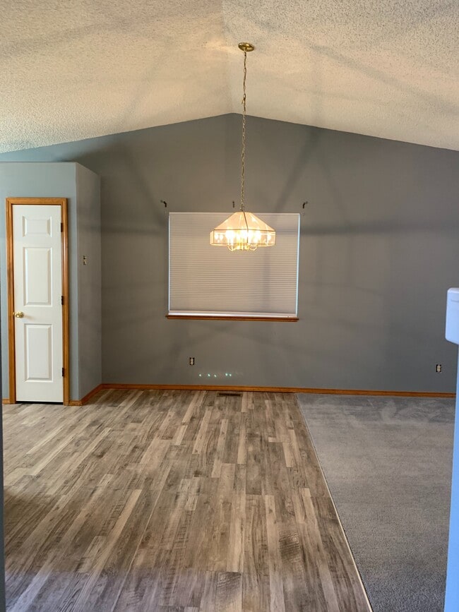 Building Photo - 5375 Butterfield Dr