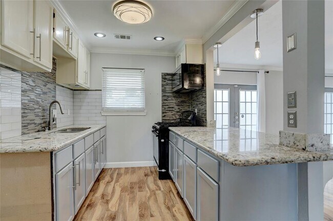 Building Photo - 3214 Ripplebrook Dr
