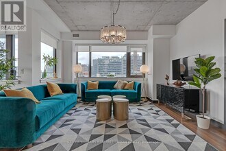 Building Photo - 400 Wellington St W