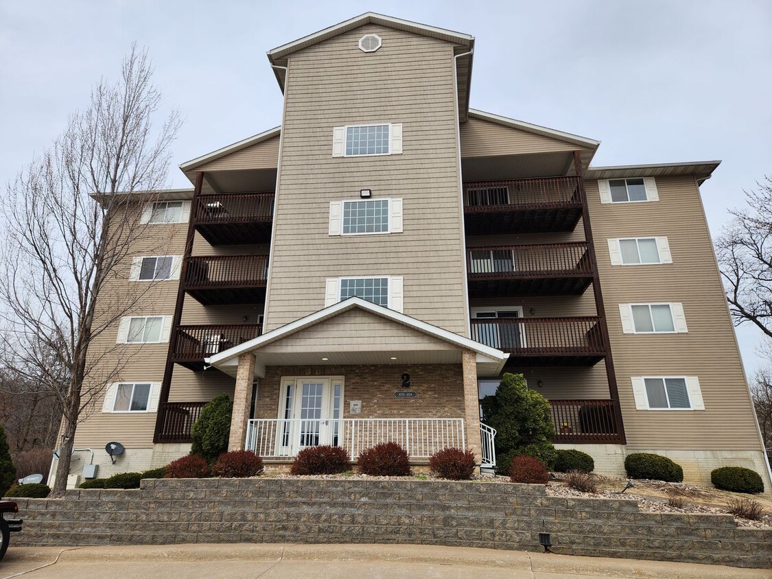 Primary Photo - Beautiful 2 bedroom condo in bettendorf