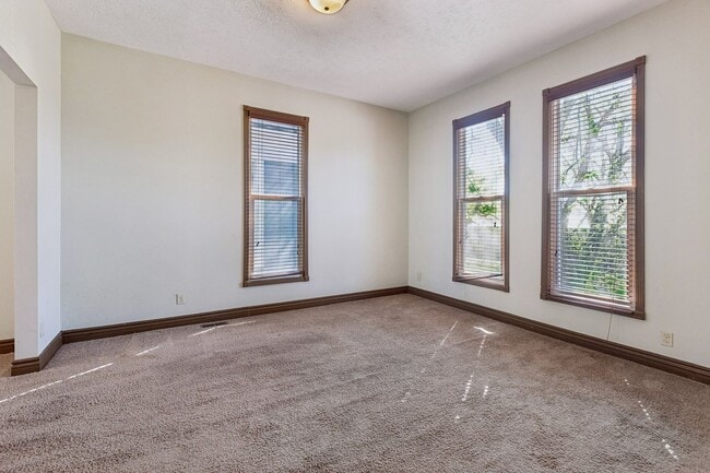 Photo - 1313 S 32nd St Apartment