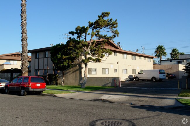 Building Photo - 1151 W Casa Grande Ave