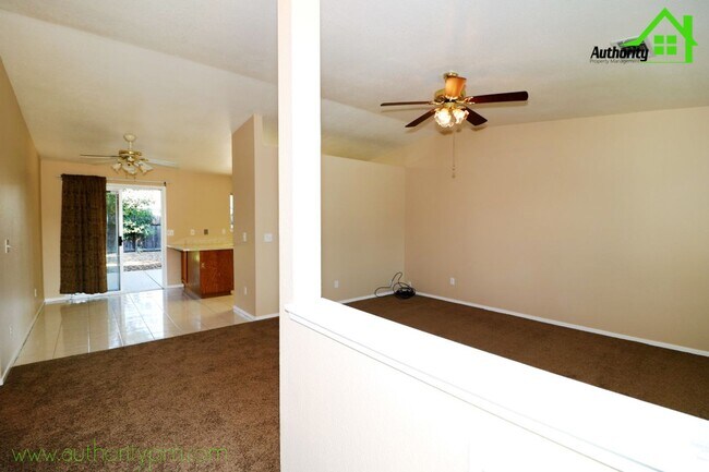 Building Photo - 2566 Capella St