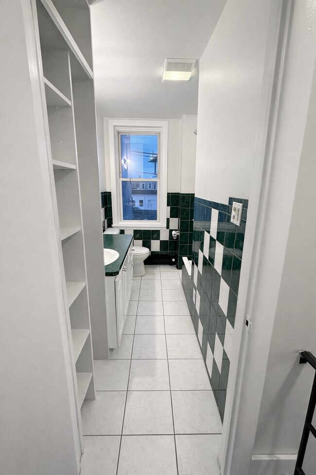 Foto del edificio - 2363 Orthodox St