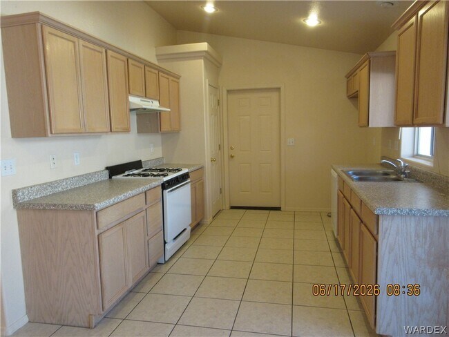 Foto del edificio - 2747 Phoenix Ave