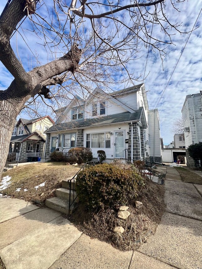 Building Photo - Stunning 4-Bedroom Twin Home in Upper Darb...