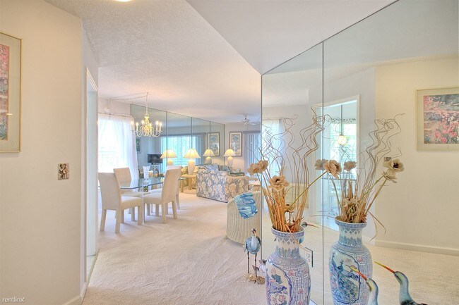 Building Photo - 300 Grand Royale Cir