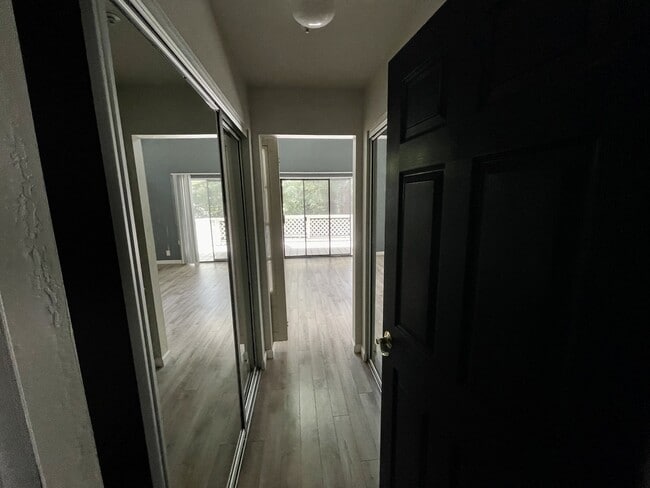 Building Photo - 2601 Willowbrook Ln