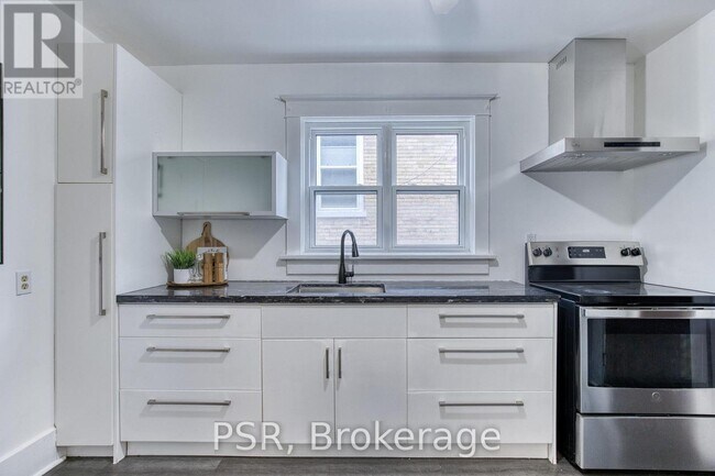 Photo du bâtiment - 57 Eby St S