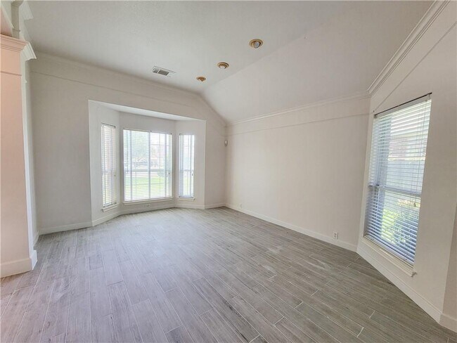 Building Photo - 1709 Autumn Fire Dr
