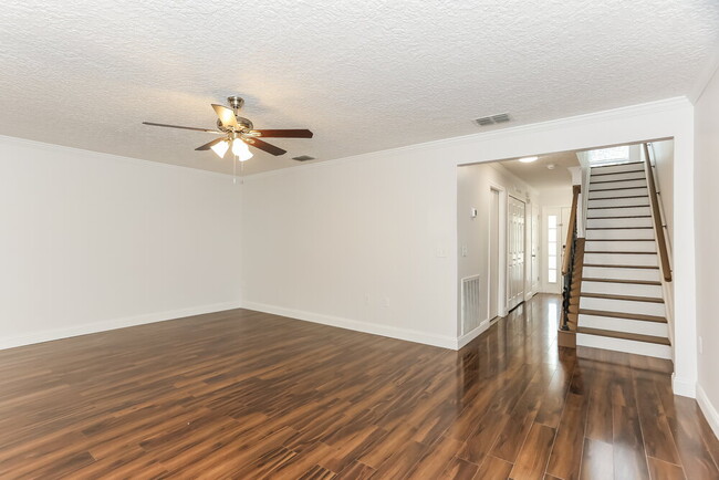 Foto del edificio - 11894 Lake Bend Cir