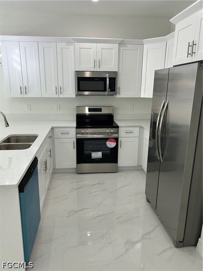 Foto del edificio - 701-703 W 12th St