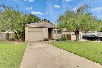 Building Photo - 2103 Castle View Dr