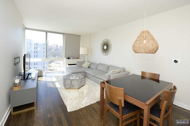 Foto principal - 1509 Hudson Terrace