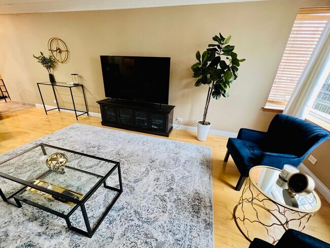 Foto del edificio - 801 S Plymouth Ct